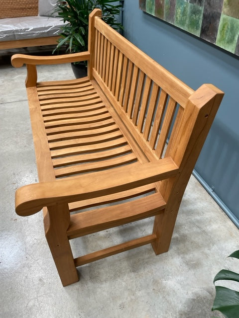 Angela Bench 150